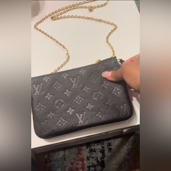 Louis Vuitton medium size bag, like new only used a few times. - Picture 1 of 1